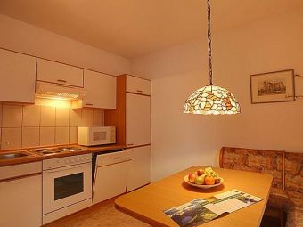 Ferienwohnung Van Gogh, separate Küche mit Spülmaschine