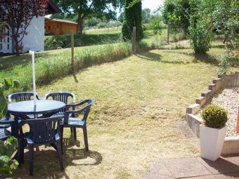 Ferienwohnung Liesertal, Terrasse mit kleinem Wiesenbereich